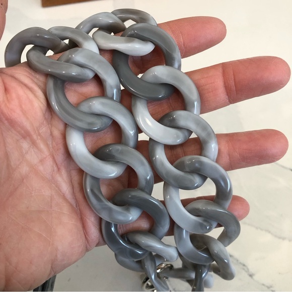 Trendy Patent and Chunky Chain Belt - Picture 6 of 12